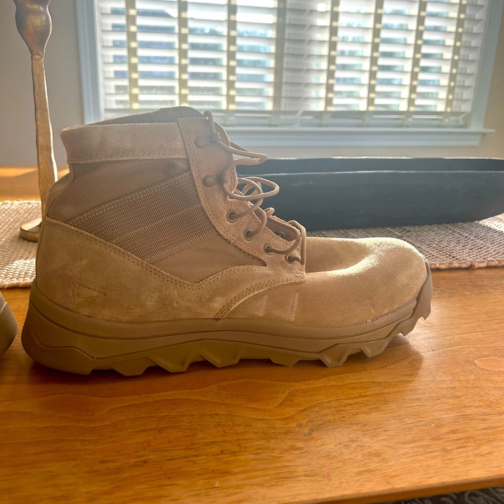 Brand new Go Ruck mid boots. Never been worn